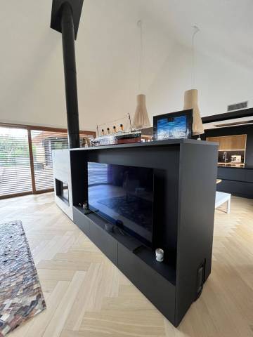 Création d'un meuble TV et habillage d'un foyer 